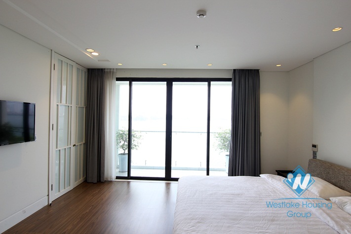 A lake view 2 bedroom apartment for rent in Yen phu village, Tay ho, Ha noi